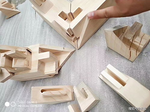 華洲數(shù)控的自動榫頭加工設(shè)備